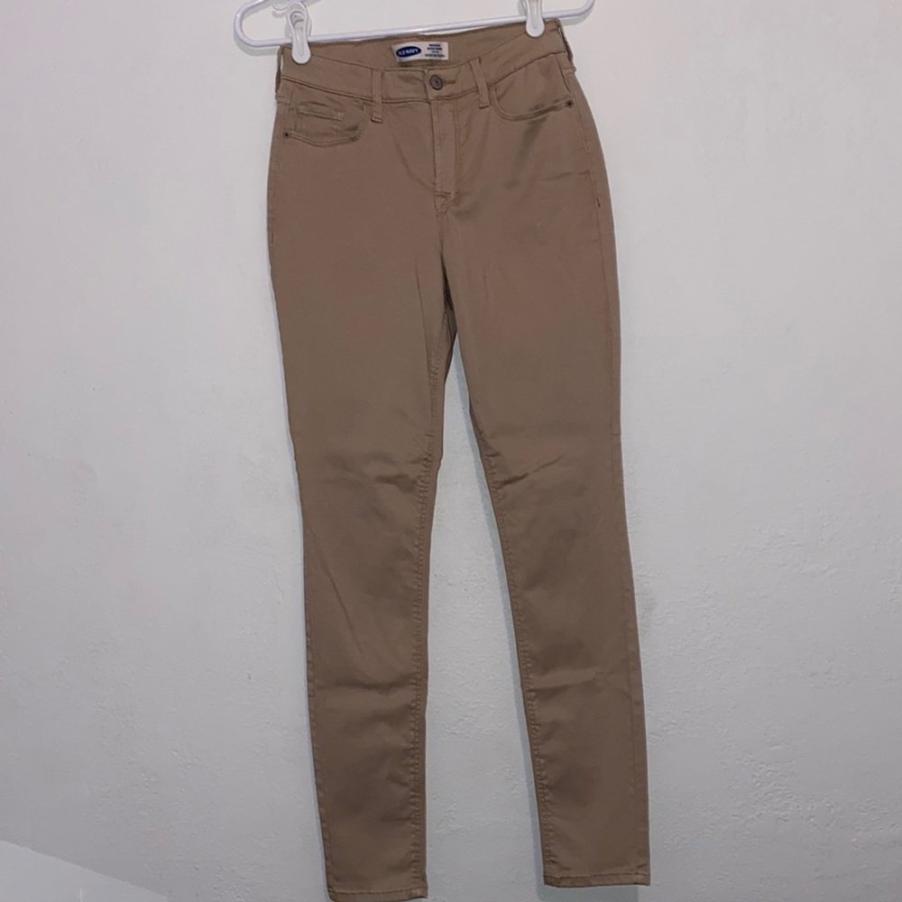 khaki skinny jeans